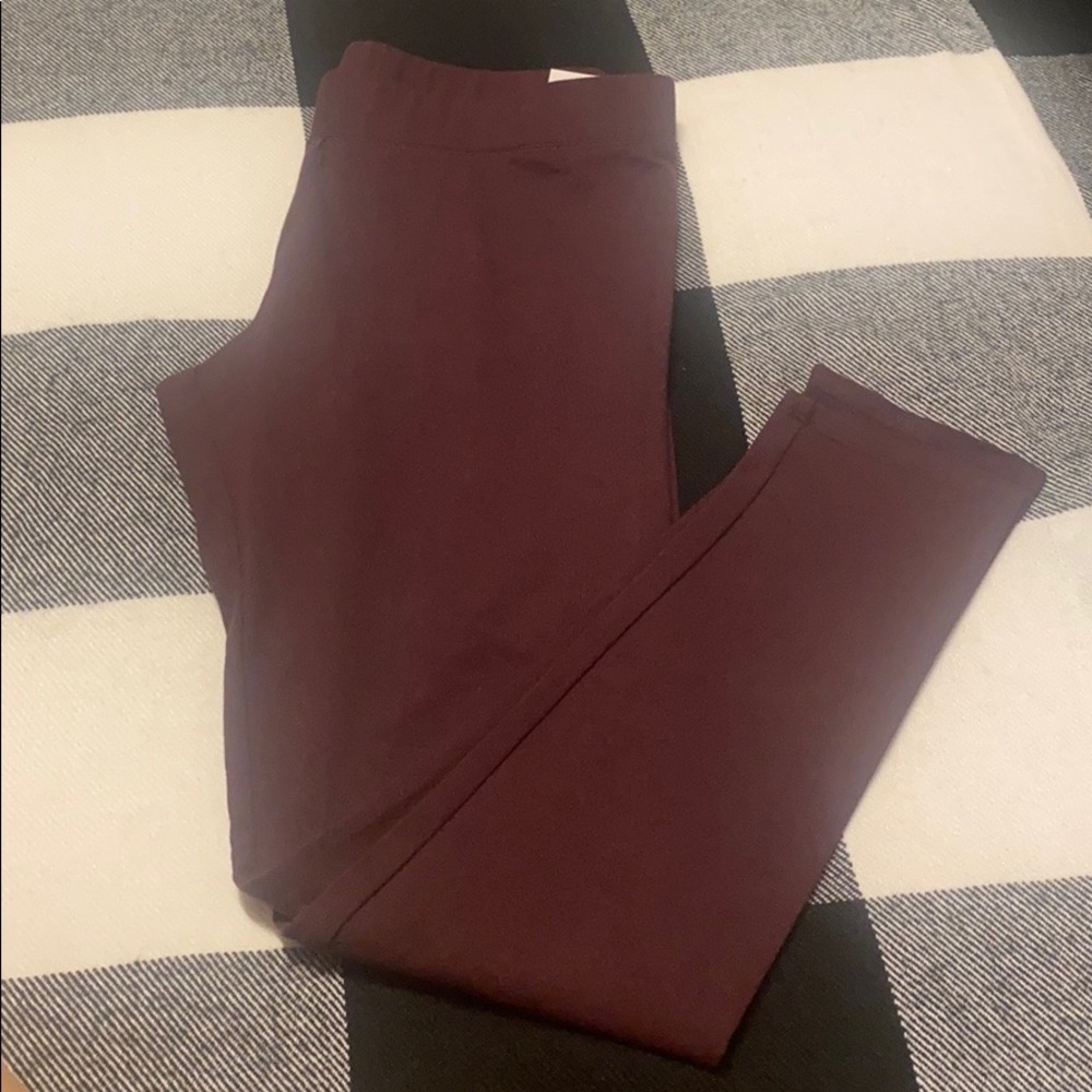 Maroon leggings